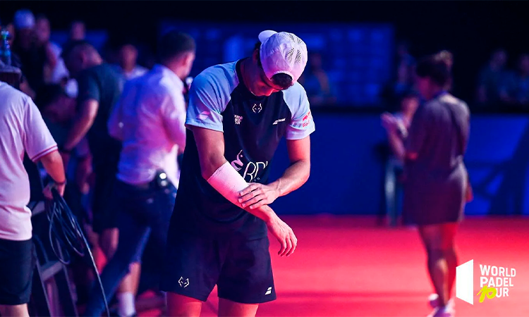 Dolor de codo en pádel (epicondilitis o codo del tenista) por agarre y sobrecarga